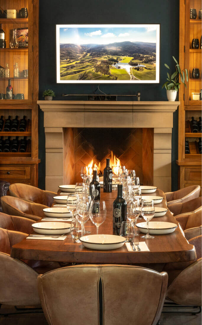 vip estate room dining table