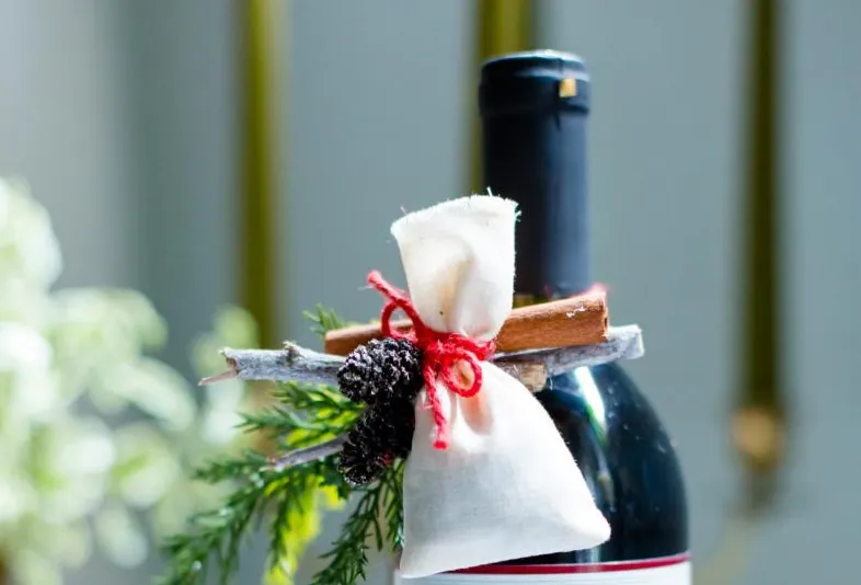 wine bottle gift wrapping 3